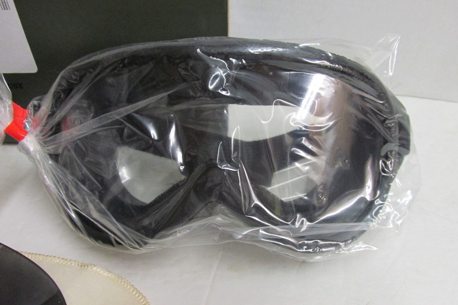 US Military Sun Wind and Dust Goggles w/ Ballistic Lens MSA Eye Protection NOS