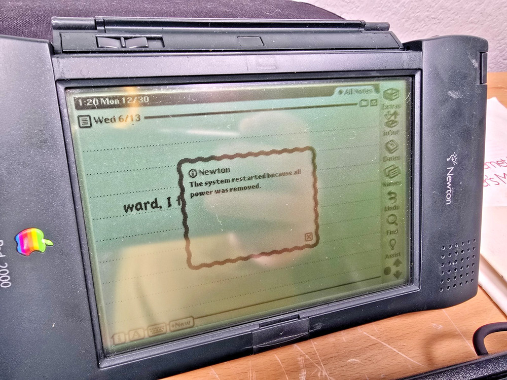 Apple Newton MessagePad 2000 Bundle Flash Memory Stylus Manuals Extras