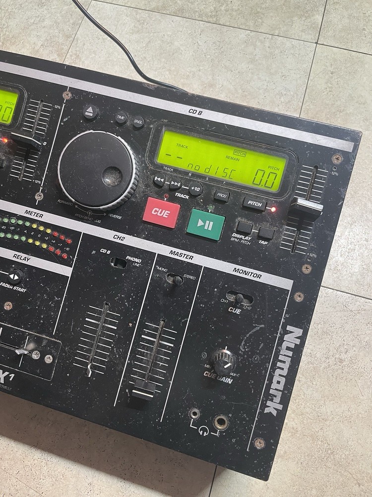Numark CD Mix 1 Professional CD Mixing Console Turns On *read* Damaged