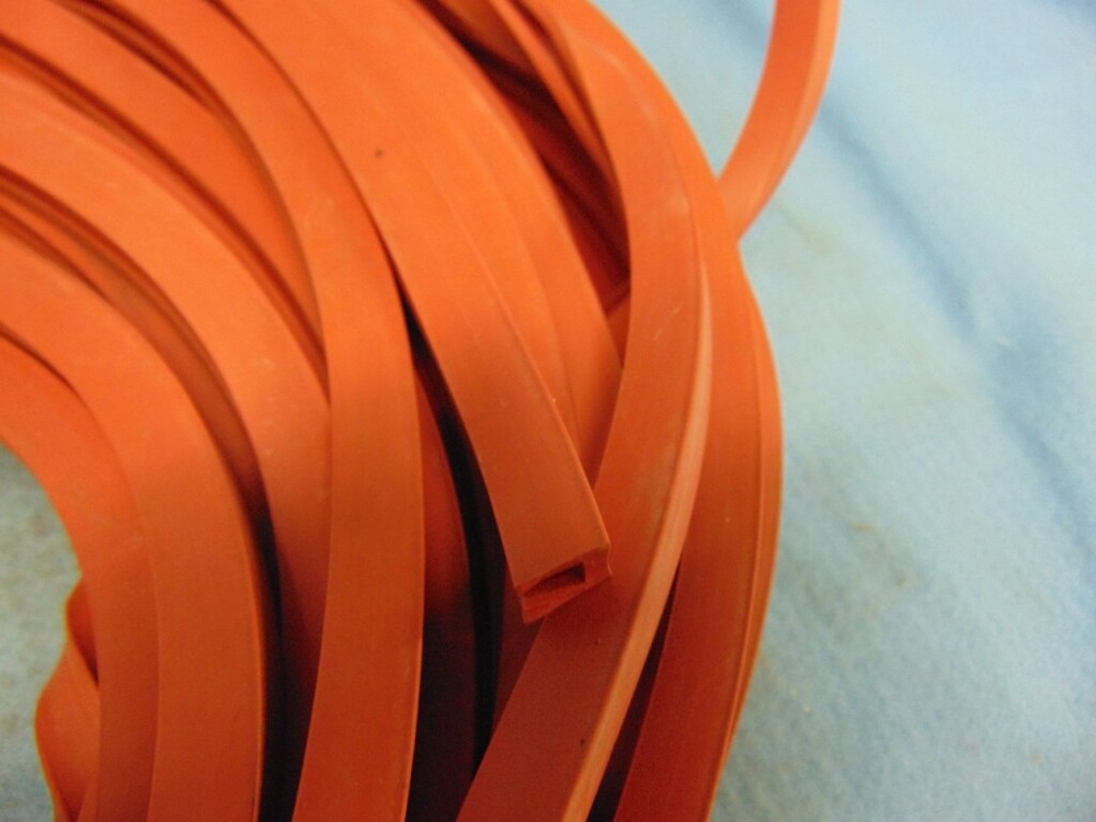 SQUARE U STYLE MOUNTING RUBBER SEAL, 1/2" WIDTH, HEIGHT 7/16", LENGTH 75'