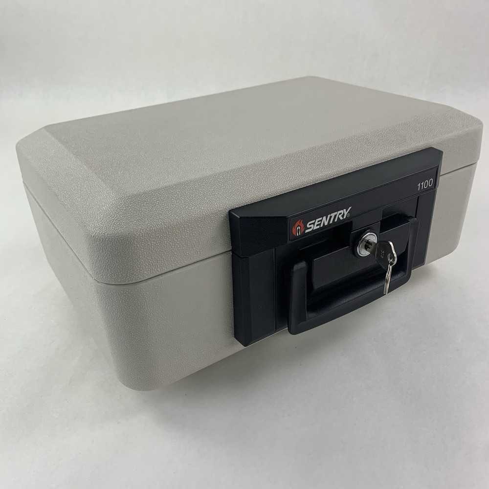 Sentry 1100 Portable Fire Safe Security Box Chest Lockbox w/  1 Key