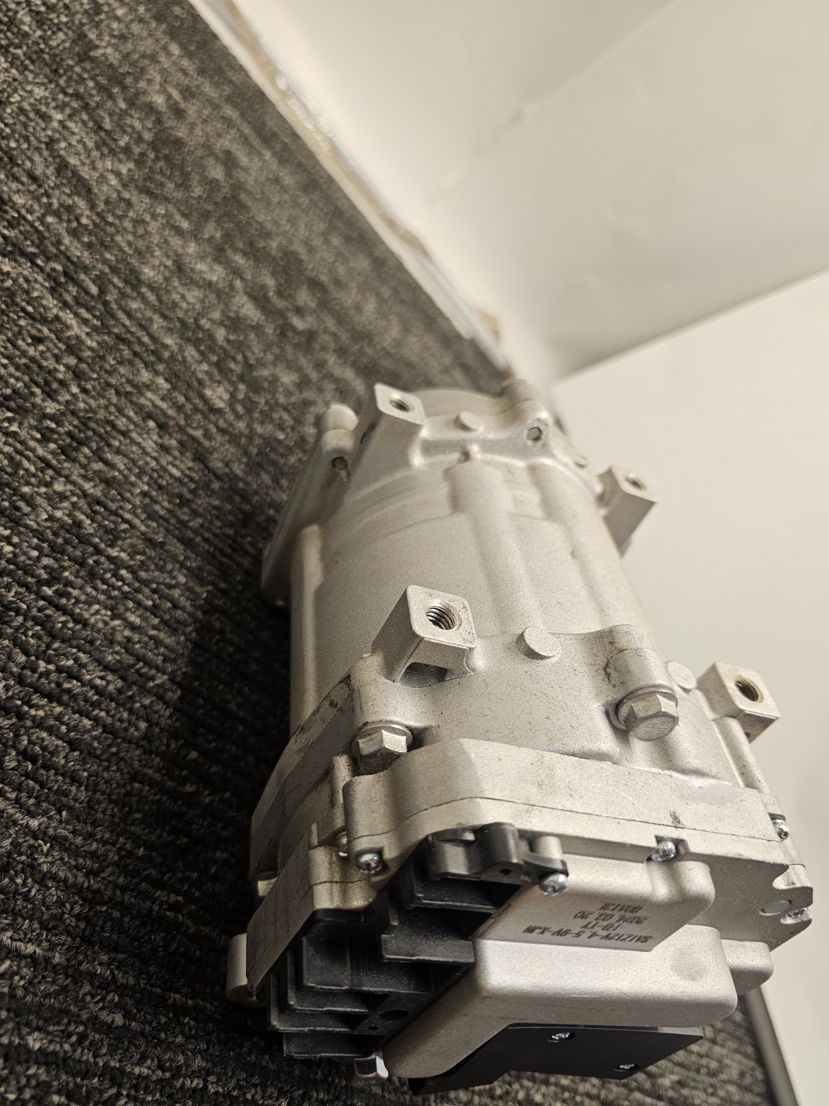 A/C Compressor 20CC12V600W Universal Electric SAIZ12V-4 5-9V-XJN FB-TY BDA13L