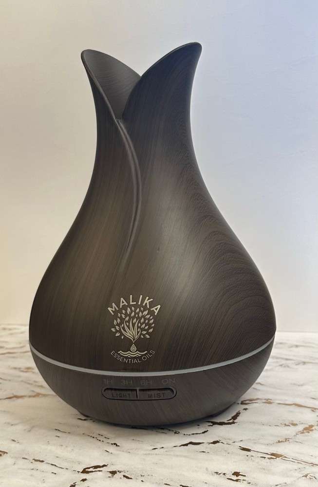 MALIKA Essentials Diffuser & 7 Chakra Essential Oils Set Aromatherapy Gift