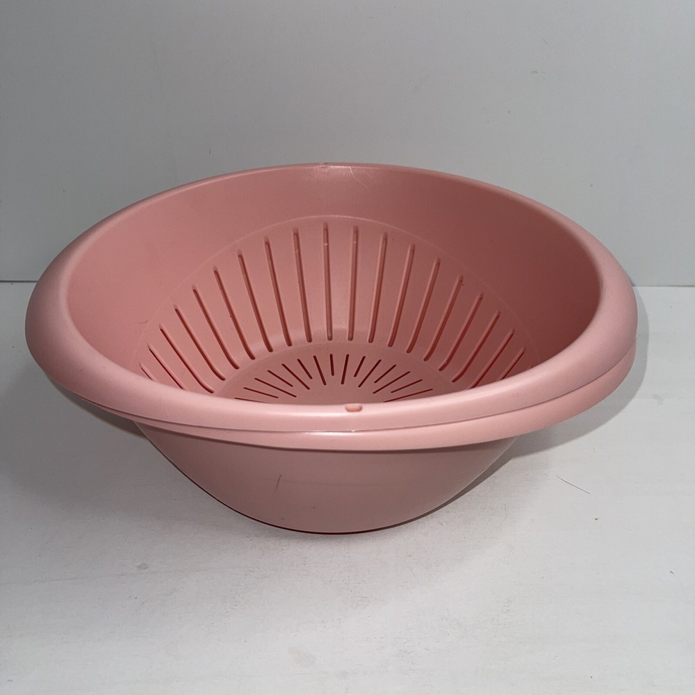 Pink Plastic Colander and Bowl Set