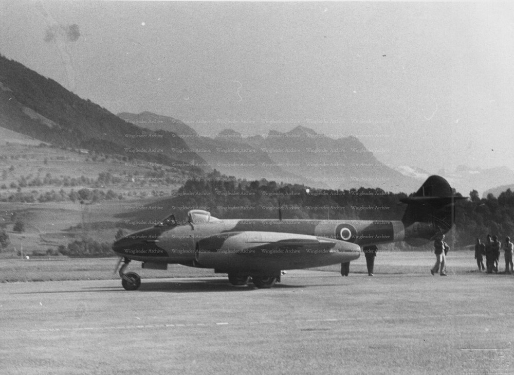 GLOSTER METEOR - aviation photo
