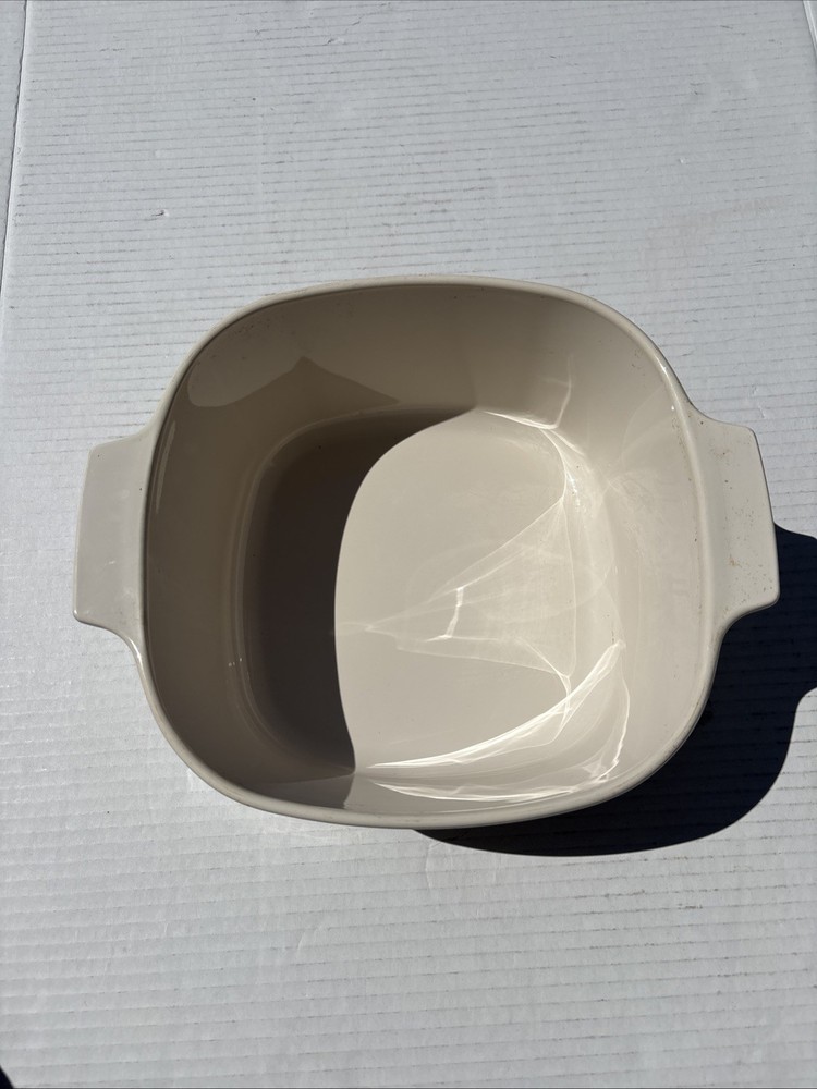 Corningware 1.5 Liter ABUNDANCE pattern with lid