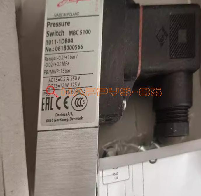 1PCS Danfoss 061B000566 pressure switch new