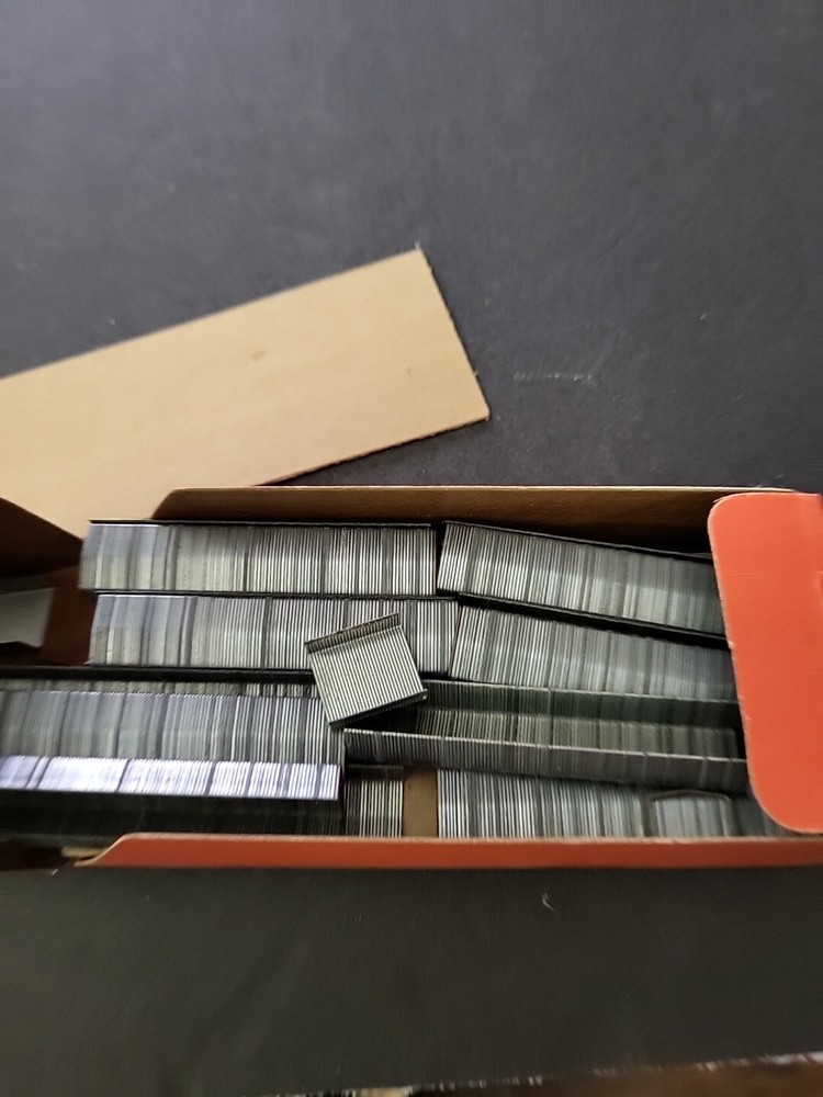 Bostitch B8 Staples Partial Box