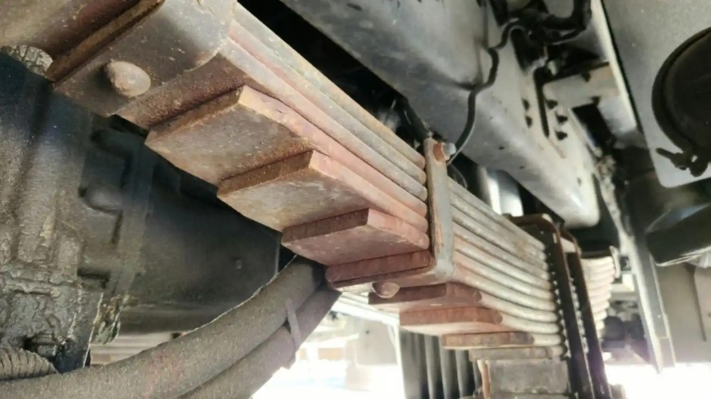 (Used) 2002 E Front Leaf & Springs P-53807