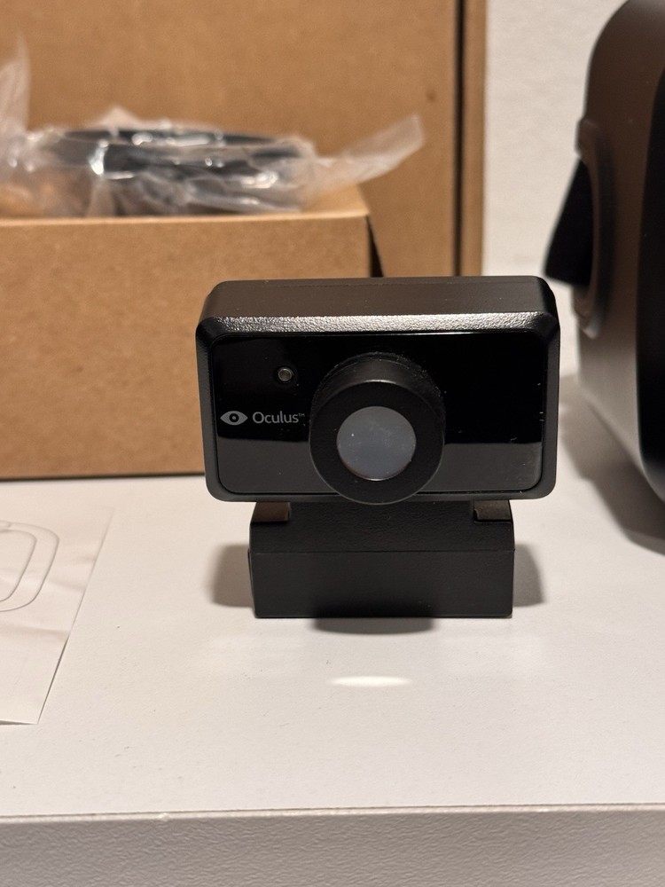 Oculus Development Kit 2 VR Headset + Extras Original Packaging Powers On TESTED