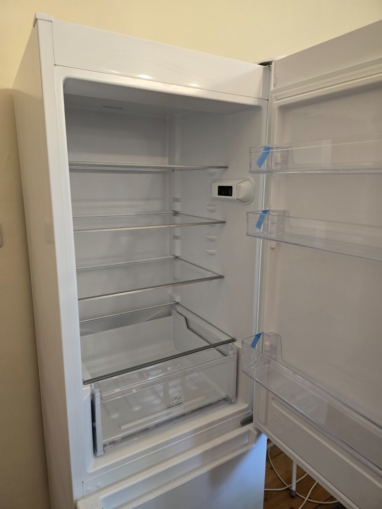 hotpoint H1NT 821E W 1 Split Fridge and Freezer