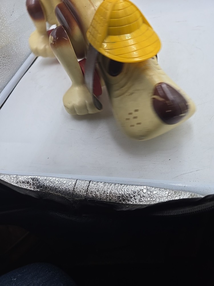 Vintage Sherlock Holmes Hasboro Digger Walking Dog Pull String Toy