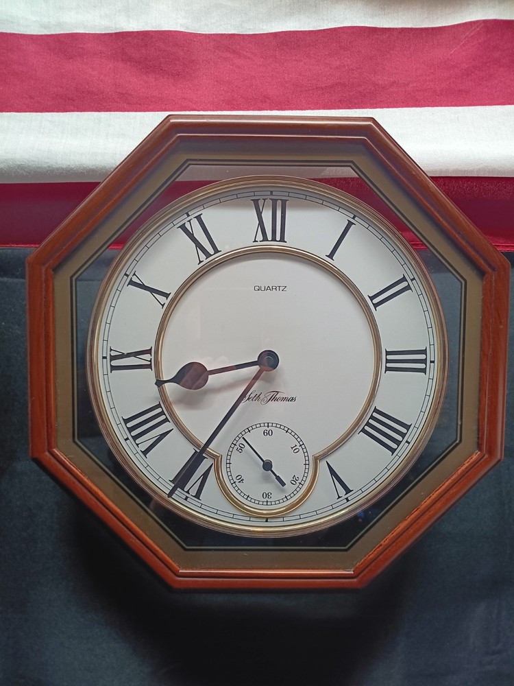 Seth Thomas Octagonal Quartz Wall Clock Brown Plastic Frame battery-operated