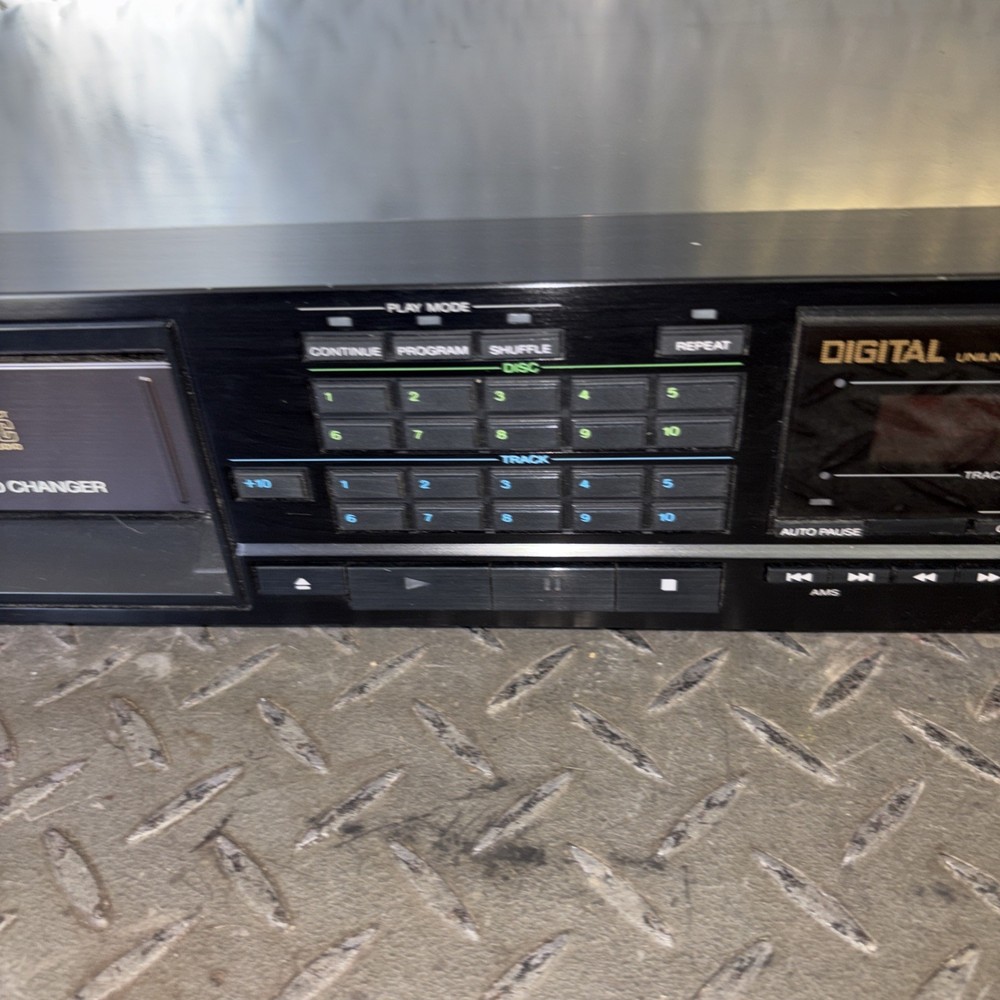 Sony CDP-C10 10 Disc CD Changer Player - DOESN'T EJECT