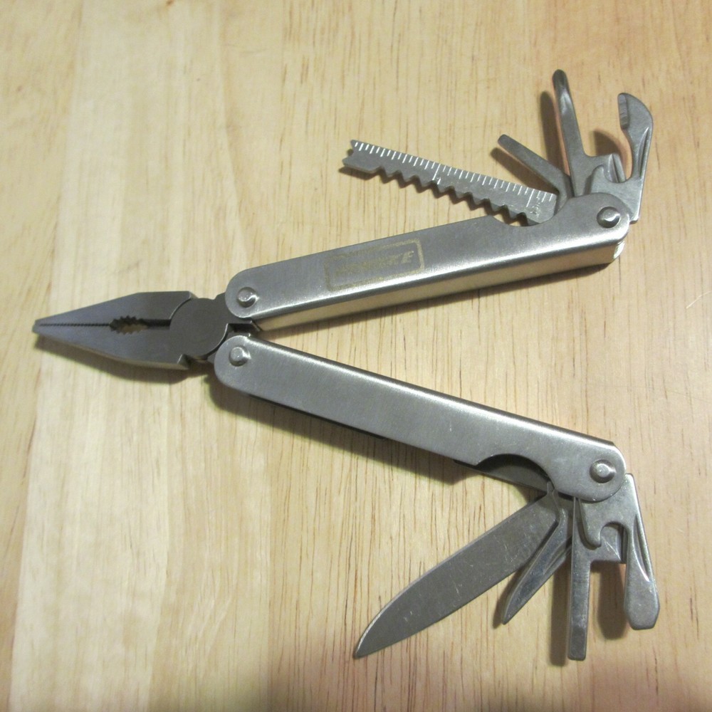 Penske Multi-tool 9 Folding Pocket tools with Holster