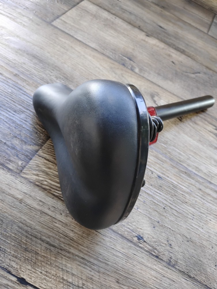 Jetson Bolt Pro E Bike Seat, Post