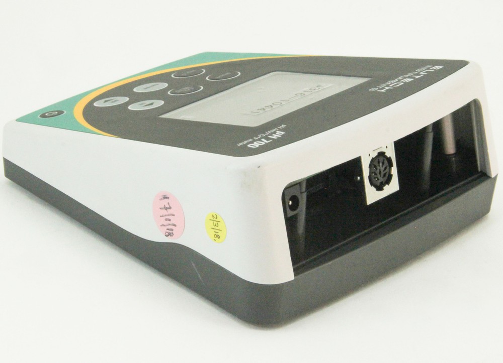 10441 EUTECH INSTRUMENTS PH/MV/C/F BENCHTOP METER PH 700