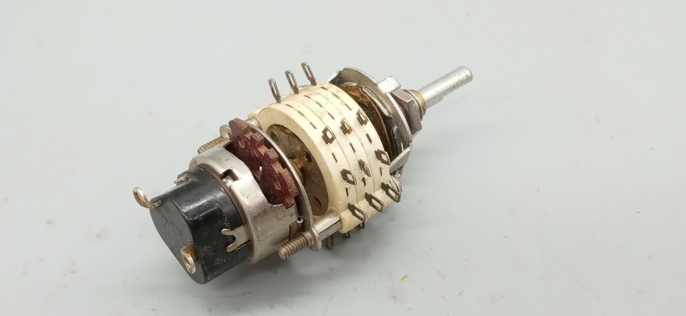 1 NOS CTS Sealed Rotary Switch 6 pole