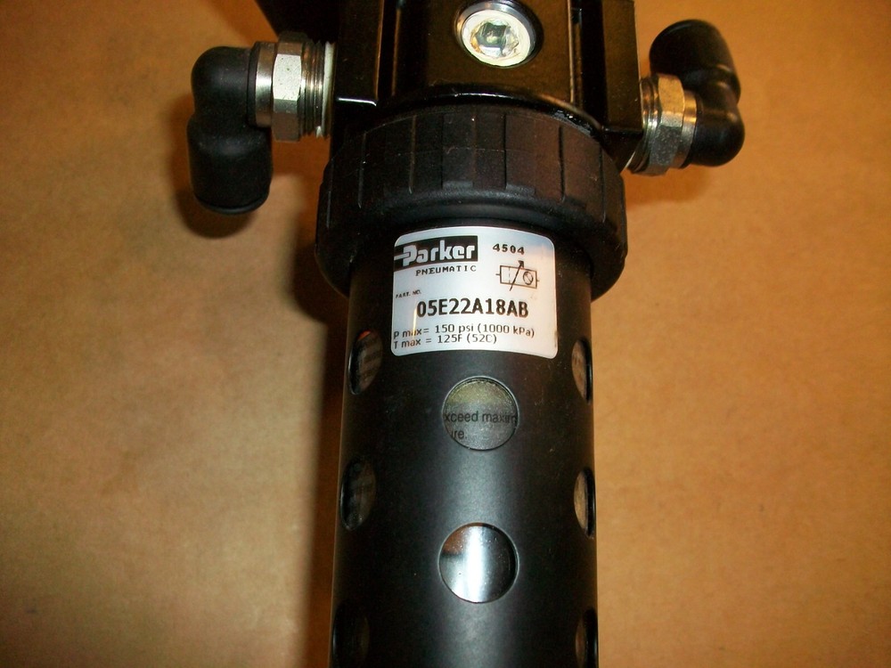 Parker Pneumatic Regulator 05E22A18AB USED