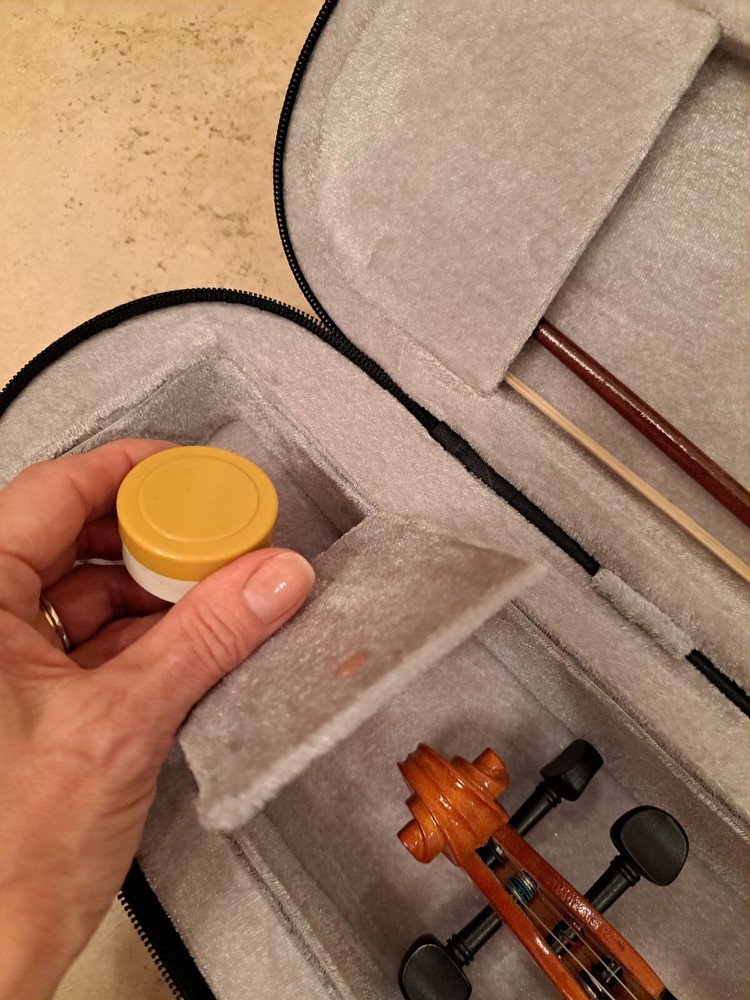 1/2 Student Violin Complete Kit W Case Good Condition No Marks