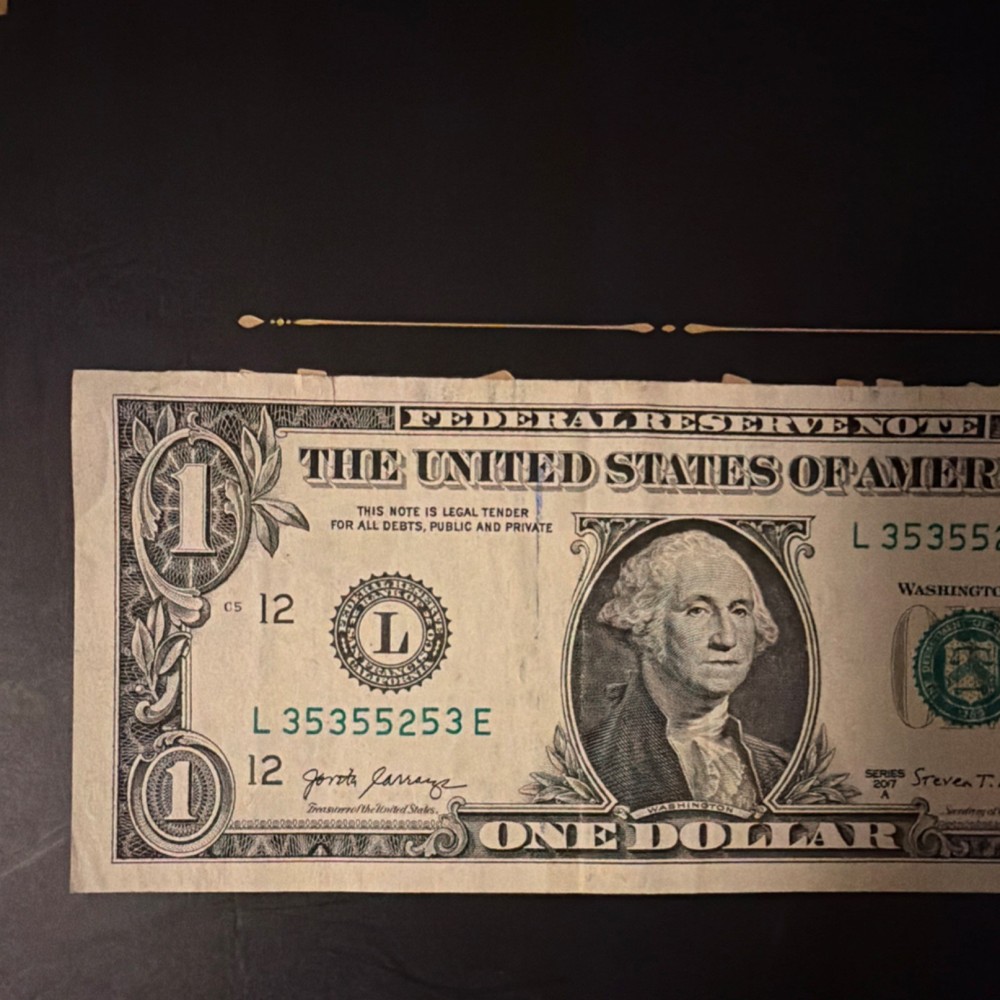 $1 US Dollar Bill Error Note L35355253E Misaligned Portrait 3 digit step ladder