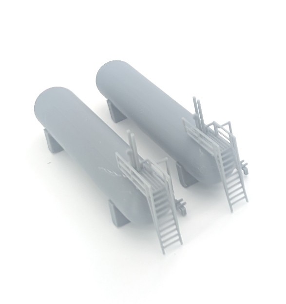 Z Scale 2 Large Propane Tanks
