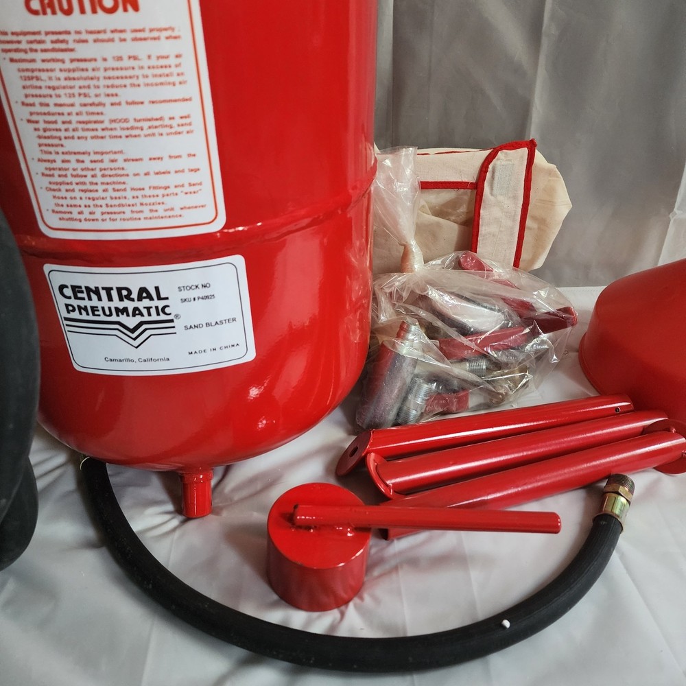Central Pneumatic 20 Lb Sandblaster