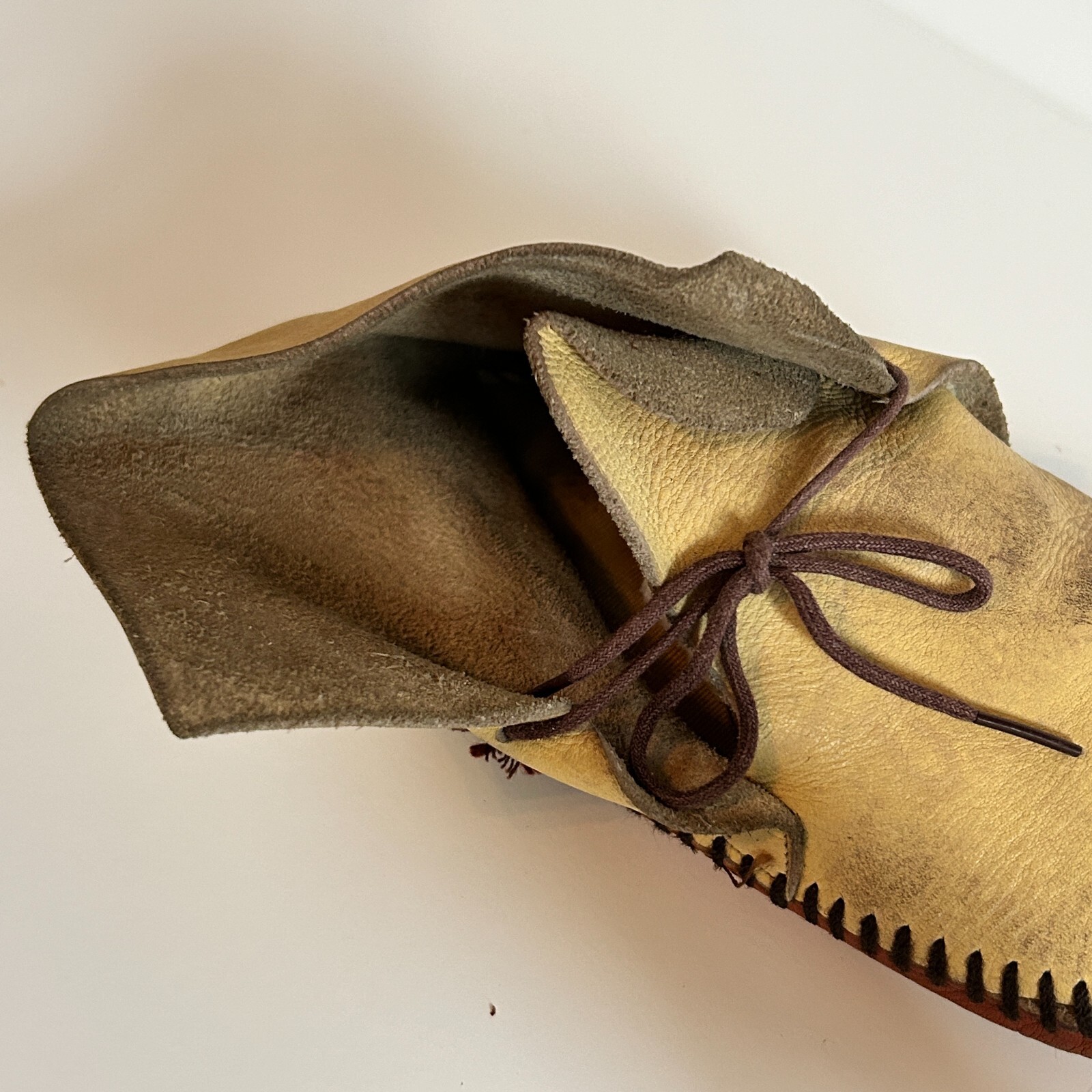 Vintage 8" BEADED Thunder Bird LEATHER NATIVE AMERICAN INDIAN MOCCASINS BOOTIES