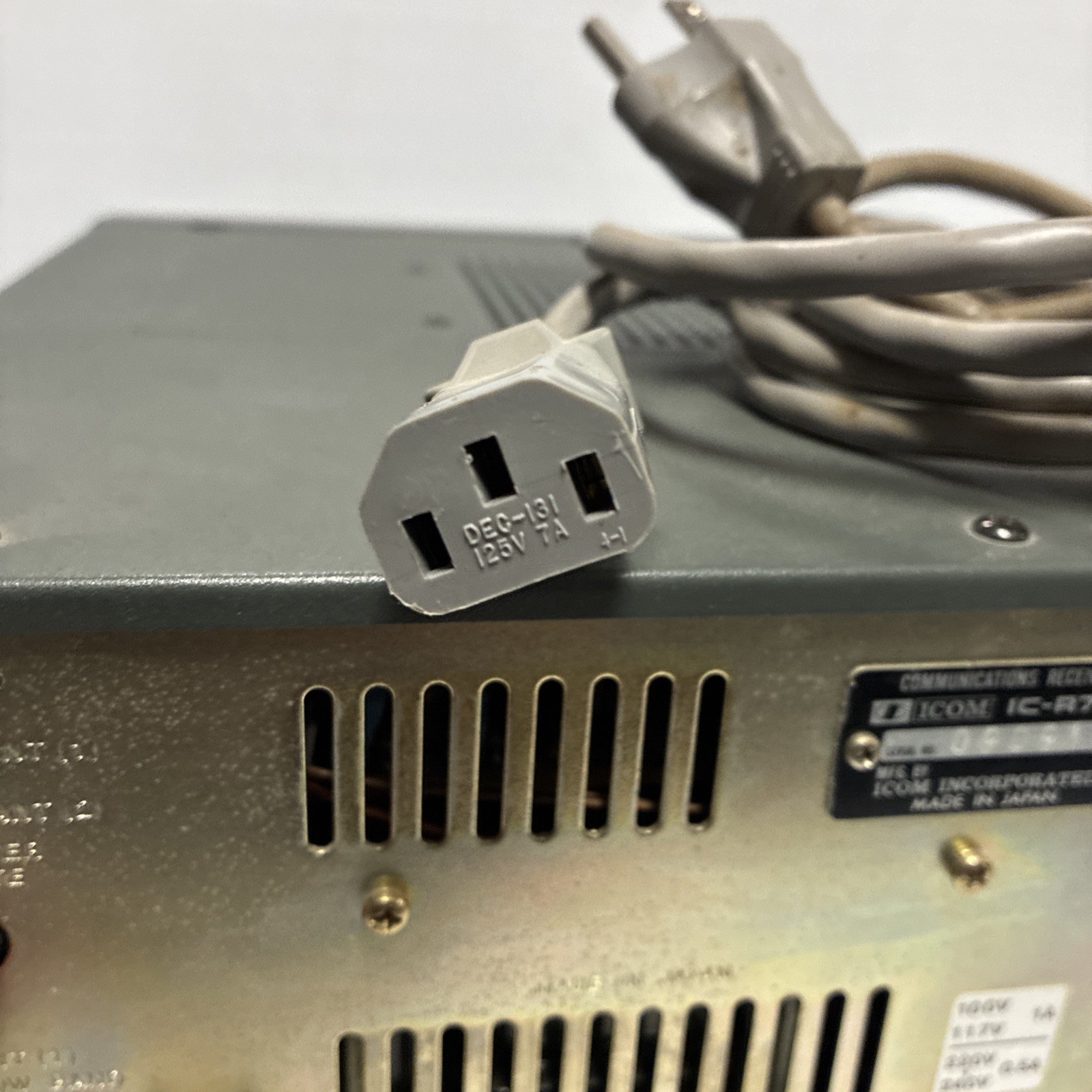 Icom IC-R71A Receiver Shortwave AM SSB CW Radio *CLASSIC DX MACHINE* w/MANUAL