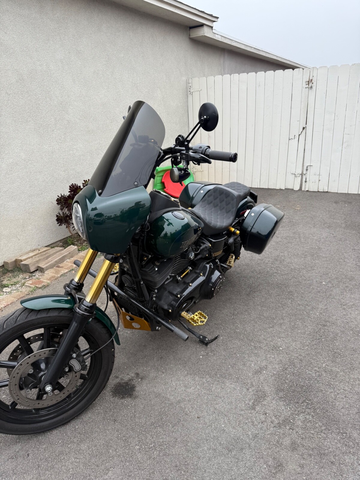 06-17 dyna saddlebag convertion kit to lowrider st bags