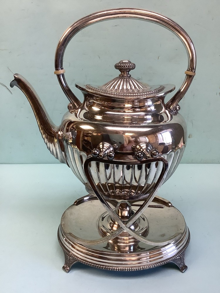 Silverplate Tilting Teapot Middletown Plate Co. 12”H