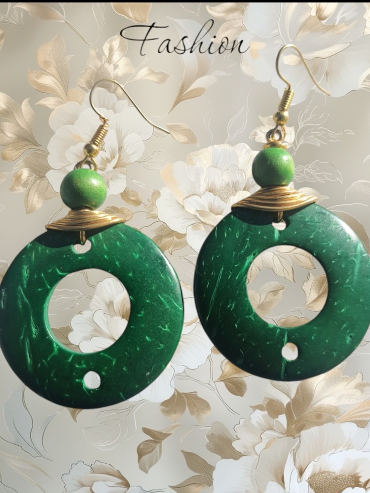 Lady Earrings Green Bone Round Design