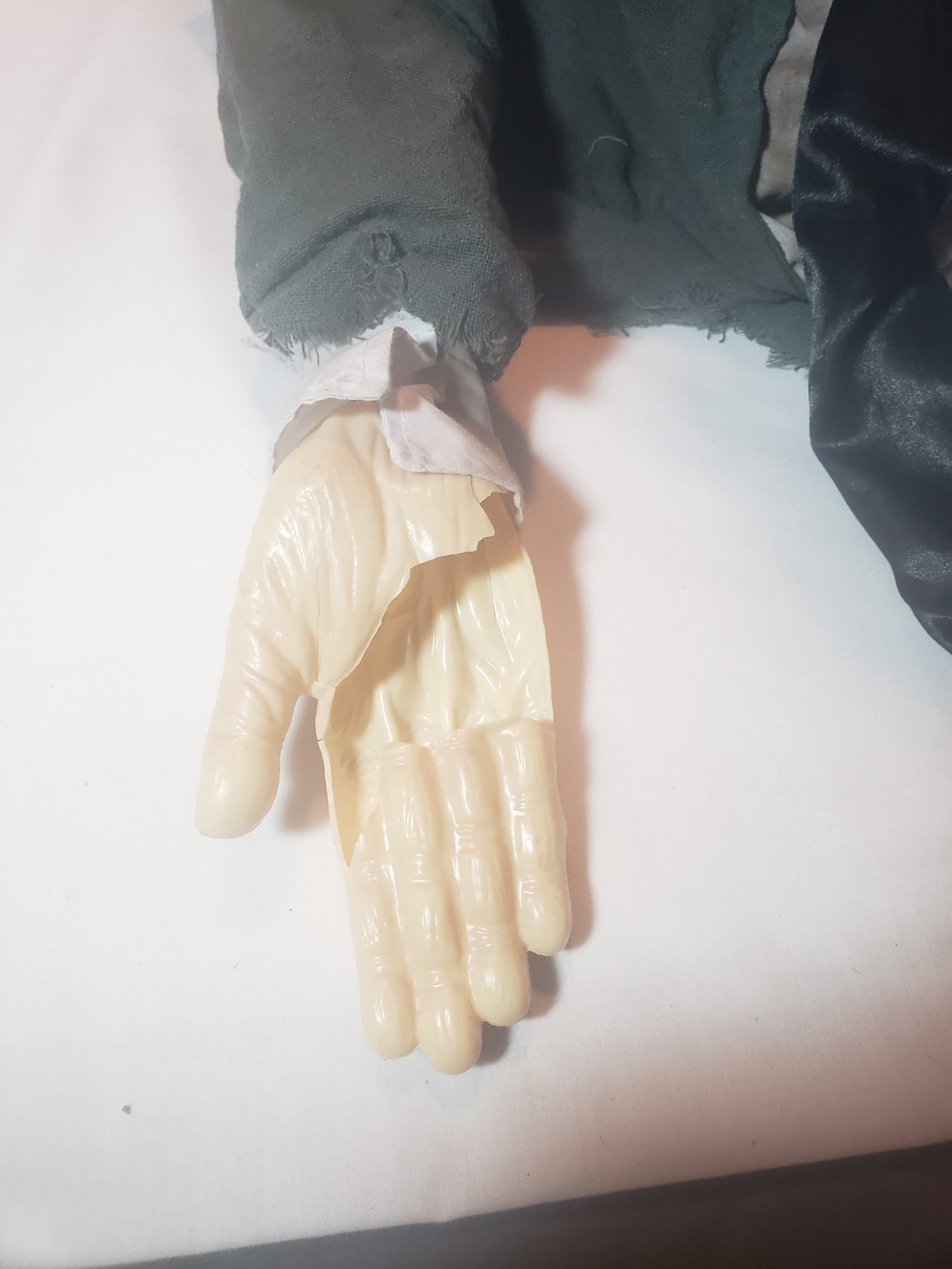 Rising Zombie Halloween Animatronic Prop Spirit Totally Ghoul Decoration Read