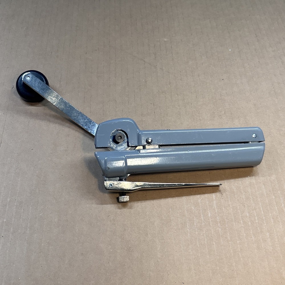 AFC CABLE SYSTEMS Armored Cable Cutter