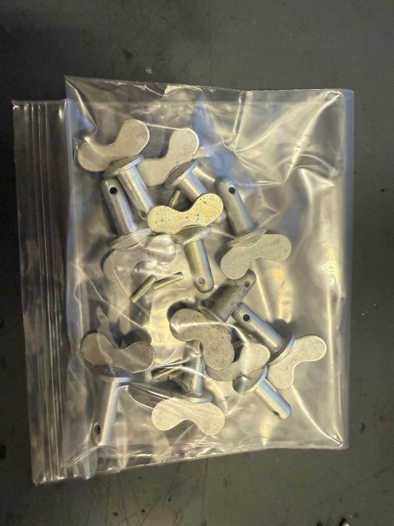 MONADNOCK Cowl Fastener Stud(Airloc 420) 3/4" NECK, 1/2" NECK TO HOLE SET OF 10.