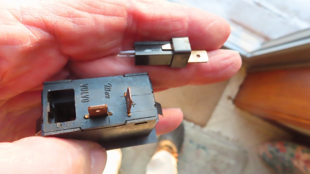 Volvo 240 Switch light socket with bulb BLACK 1 contact Tested good condition