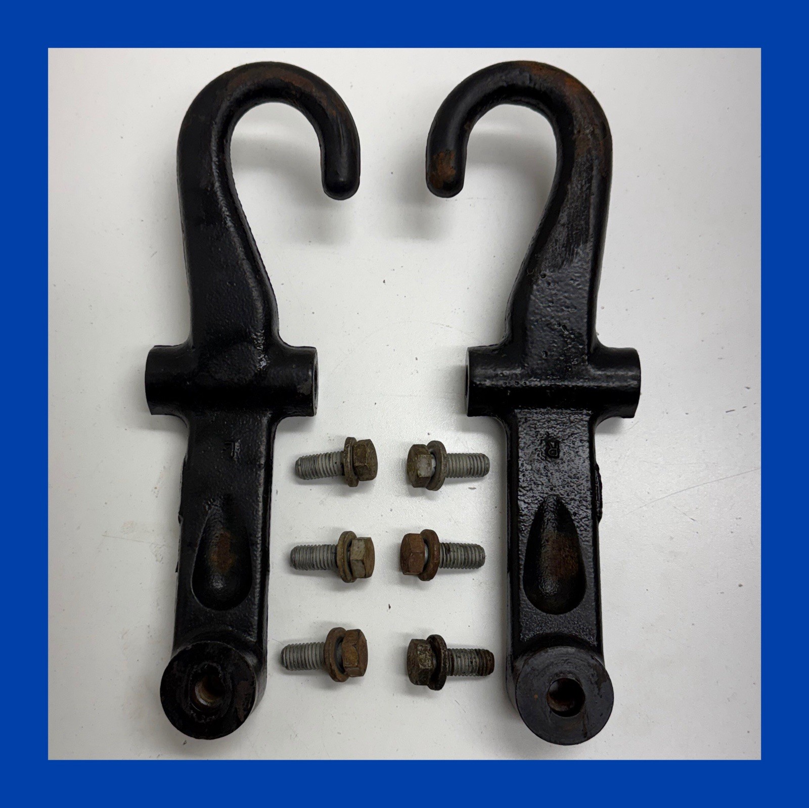 01 - 06 Chevy Silverado GMC Sierra HD 2500 3500 Front Tow Hooks & Hardware A45