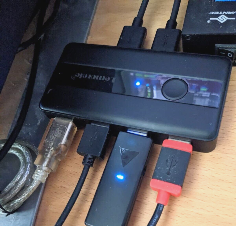 USB 3.0 Switch Selector 2 Computer Sharing 4 Devices Peripheral KVM Switcher Box