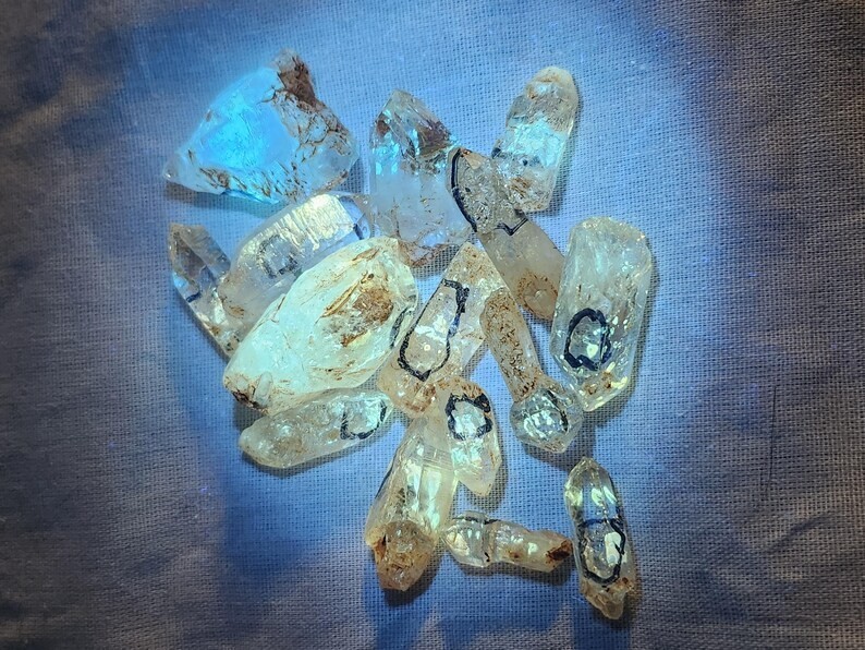 Natural UV Reactive Enhydro Petroleum Quartz