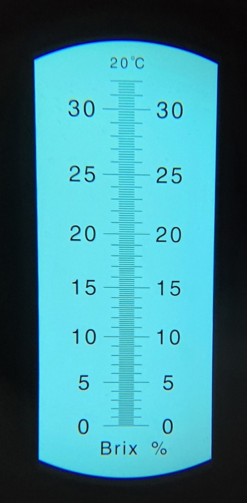 BrixTek Brix 0-32% Hand-Held Refractometer With Case