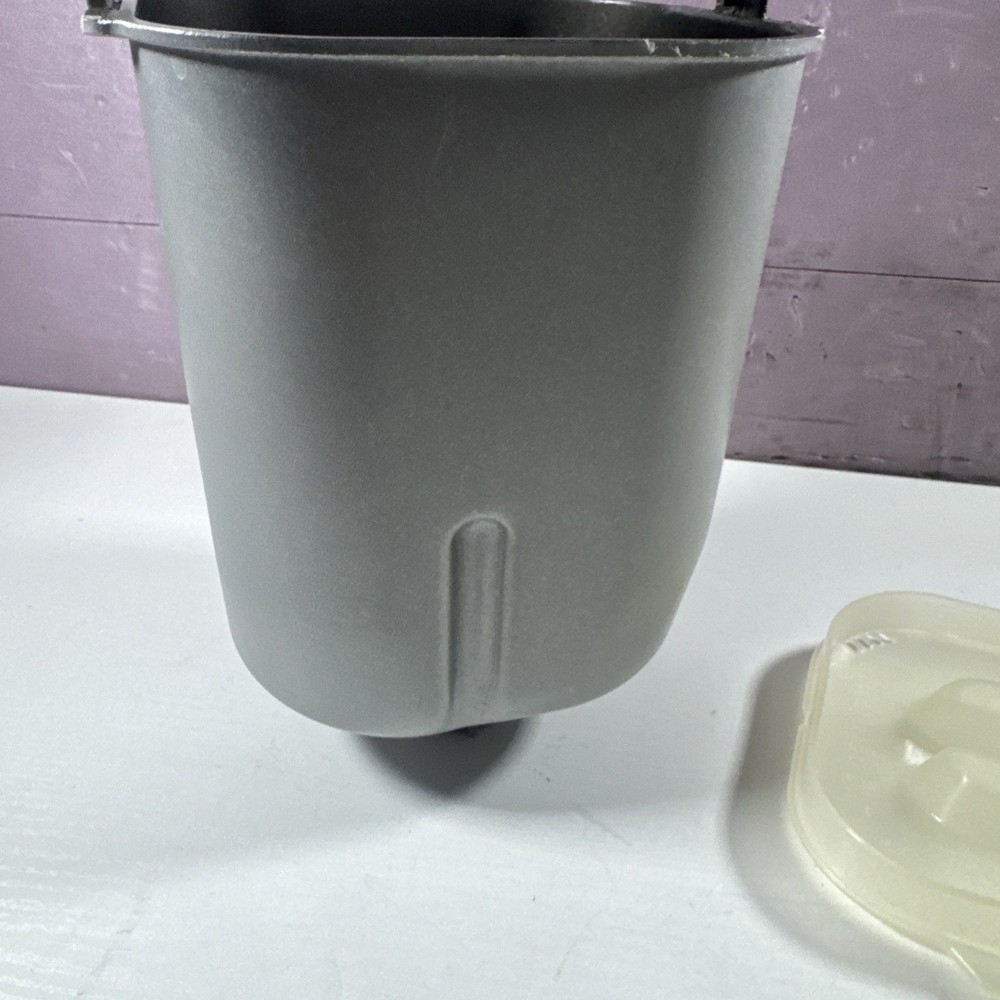 Toastmaster Bread Maker Model 1189s Bread Pan & Paddle Parts And Plastic Cover