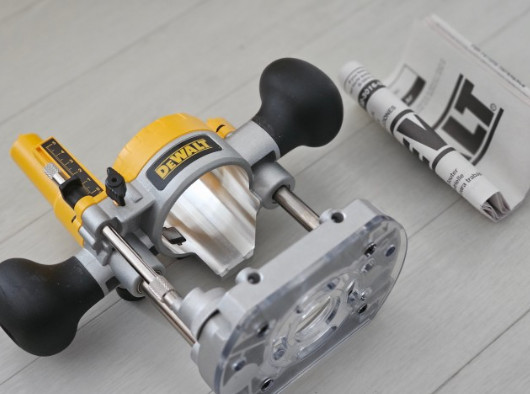 DeWalt trimmer router fixed plunger based DCW600 only (DNP612)