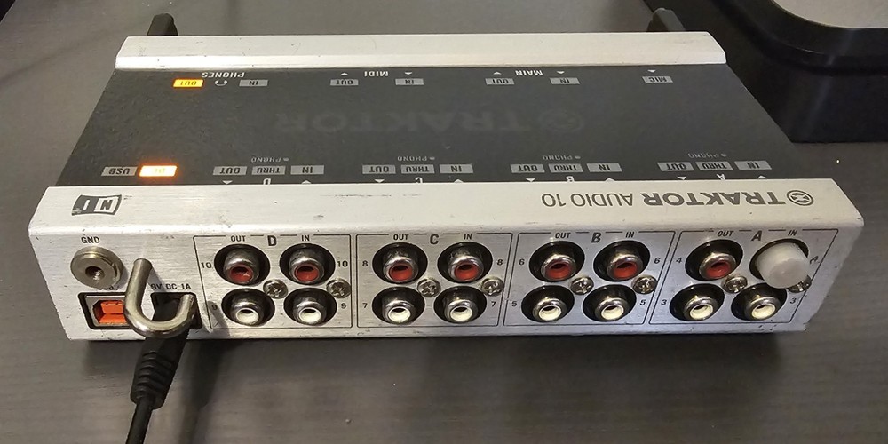 Native Instruments Traktor Audio 10 Scratch Audio Interface, AS IS