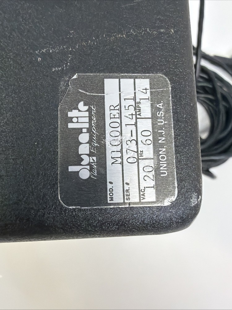Professional Photographic Lighting - Dynalite M1000ER Pack Only UNTESTED