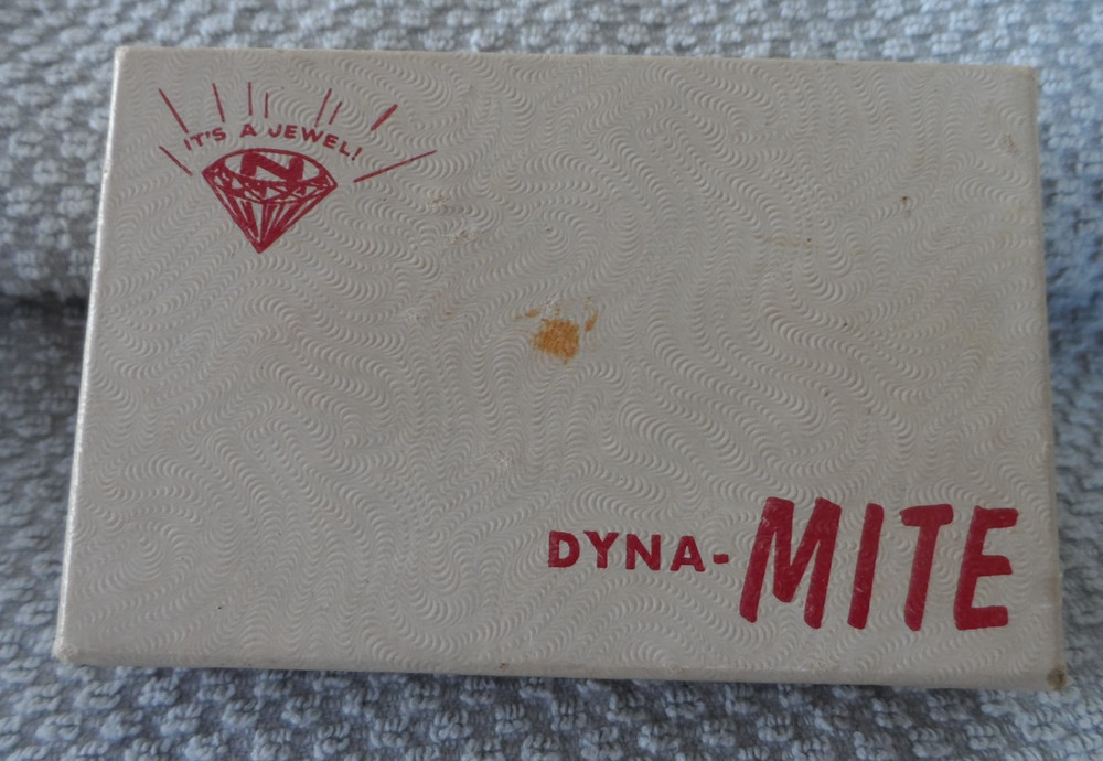 VTG EMPTY DYNA-MITE CAP CARTRIDGE LOADING BOX. BOX IS SOLID  X-451