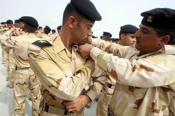 Iraq- Iraqi Armed Forces Beret Cap Color Eagle Pin Badge.