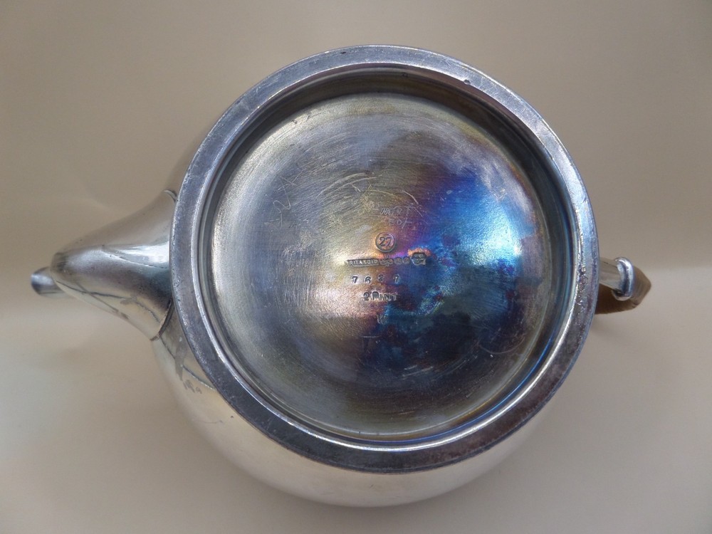 Barker Ellis Britanoid Silver Plated 2 Pint Teapot Wicker Handle 7627