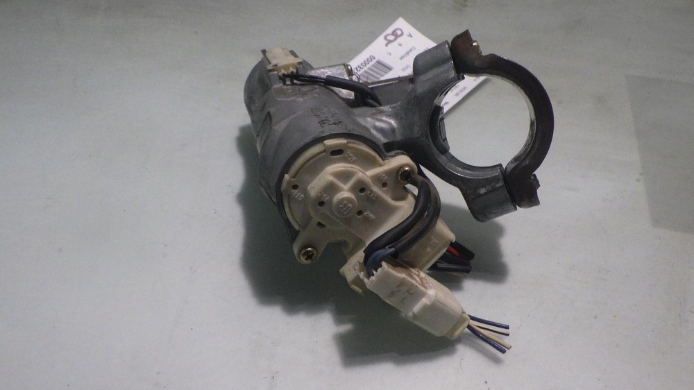 99 TOYOTA COROLLA Ignition W/Key