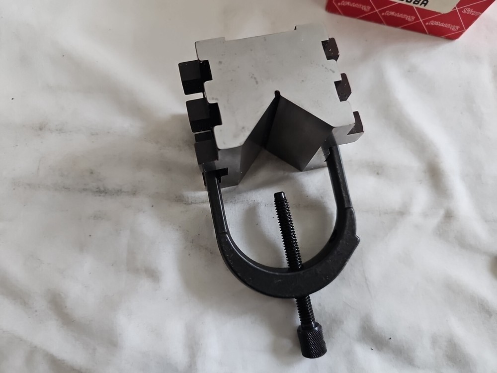 STARRETT MODEL 568A V BLOCK & CLAMP WITH BOX LIGHTLY USED
