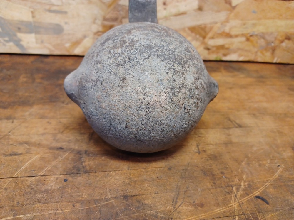 VINTAGE BLACKSMITH FORGING LADEL